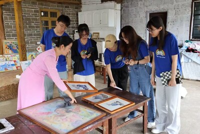 支教团队在乡村开展采色行动